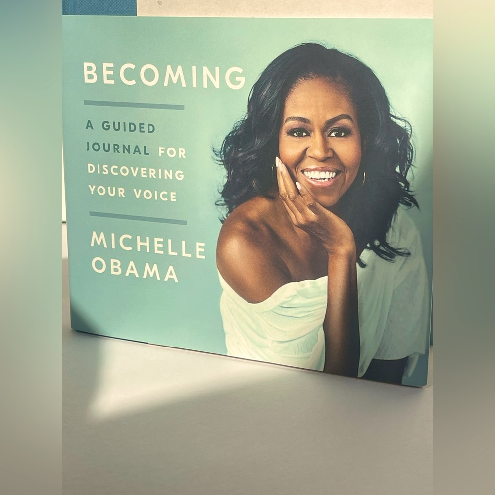 *SOLD*NWT Becoming Interactive  Journal/Autobiography By Michelle Obama